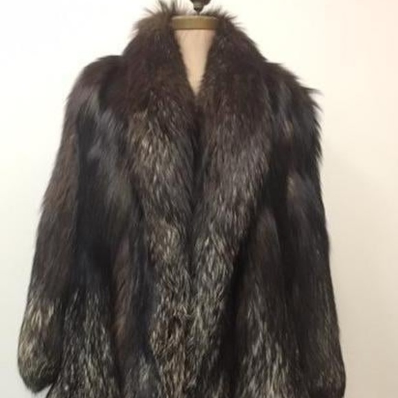 Mid Length Dark Silver Fox Real Fur Wrap - Picture 6 of 8